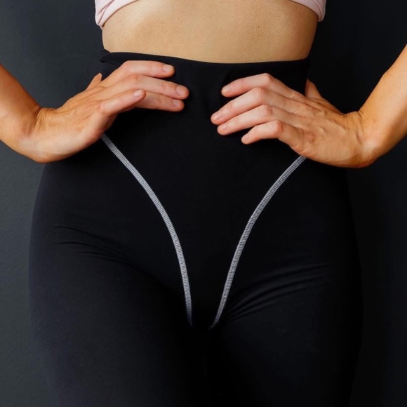 BuffBunny Onyx Black White Contrast Samba High-Waisted Leggings Size Small - Picture 2 of 11